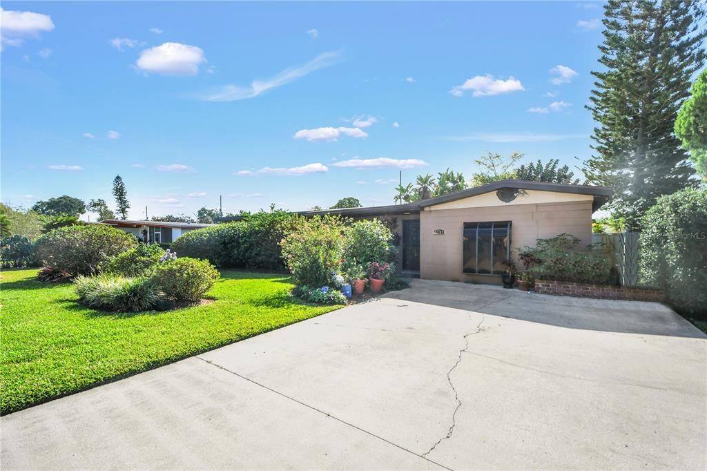 For Sale: $345,000 (3 beds, 2 baths, 1431 Square Feet)