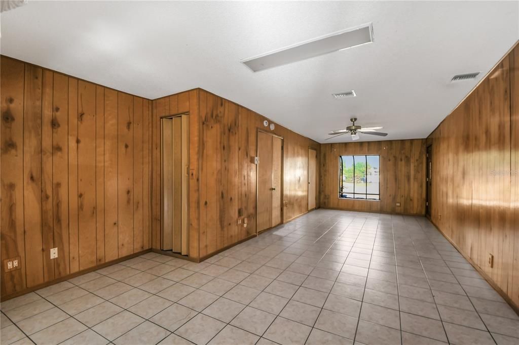 For Sale: $345,000 (3 beds, 2 baths, 1431 Square Feet)