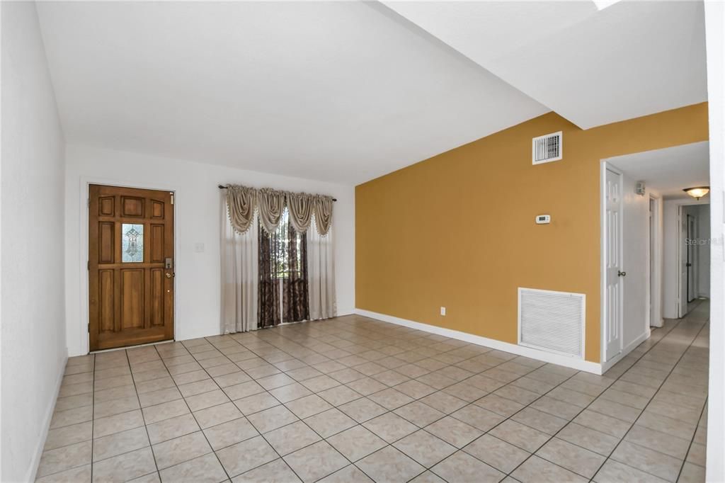 For Sale: $345,000 (3 beds, 2 baths, 1431 Square Feet)