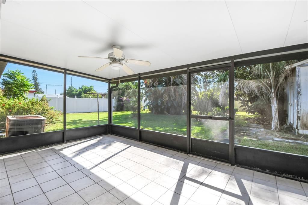 For Sale: $345,000 (3 beds, 2 baths, 1431 Square Feet)