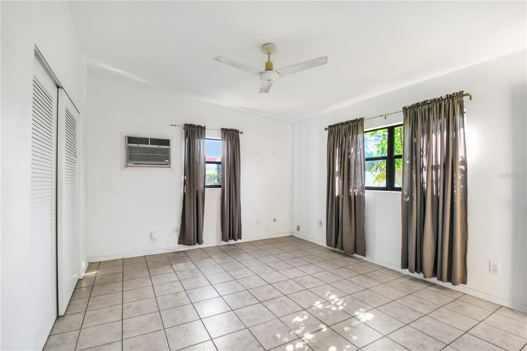 For Sale: $345,000 (3 beds, 2 baths, 1431 Square Feet)