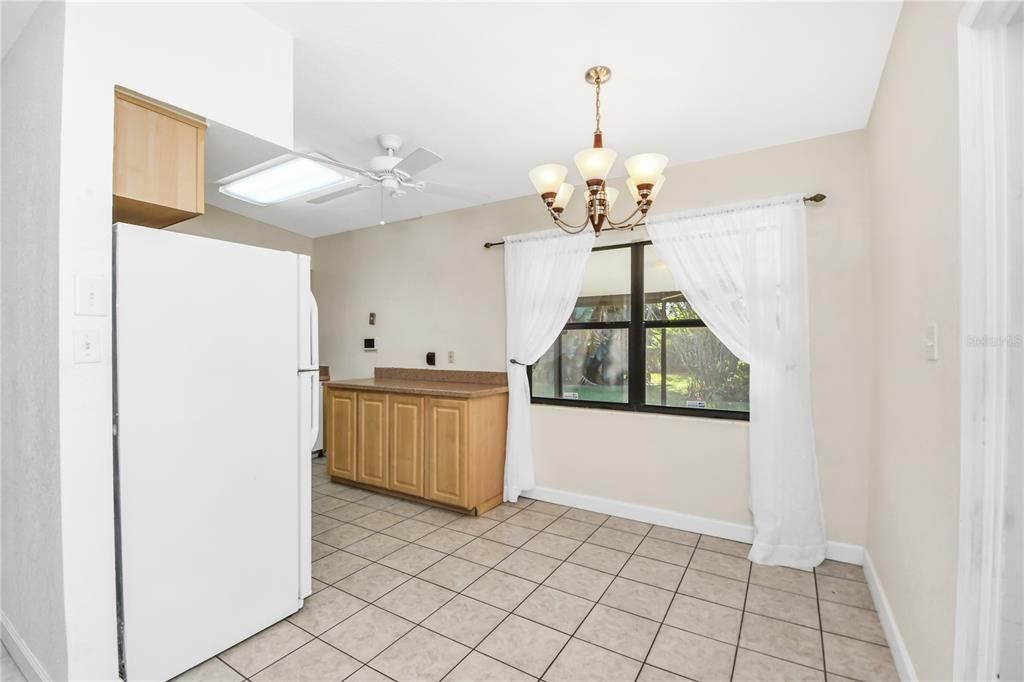 For Sale: $345,000 (3 beds, 2 baths, 1431 Square Feet)