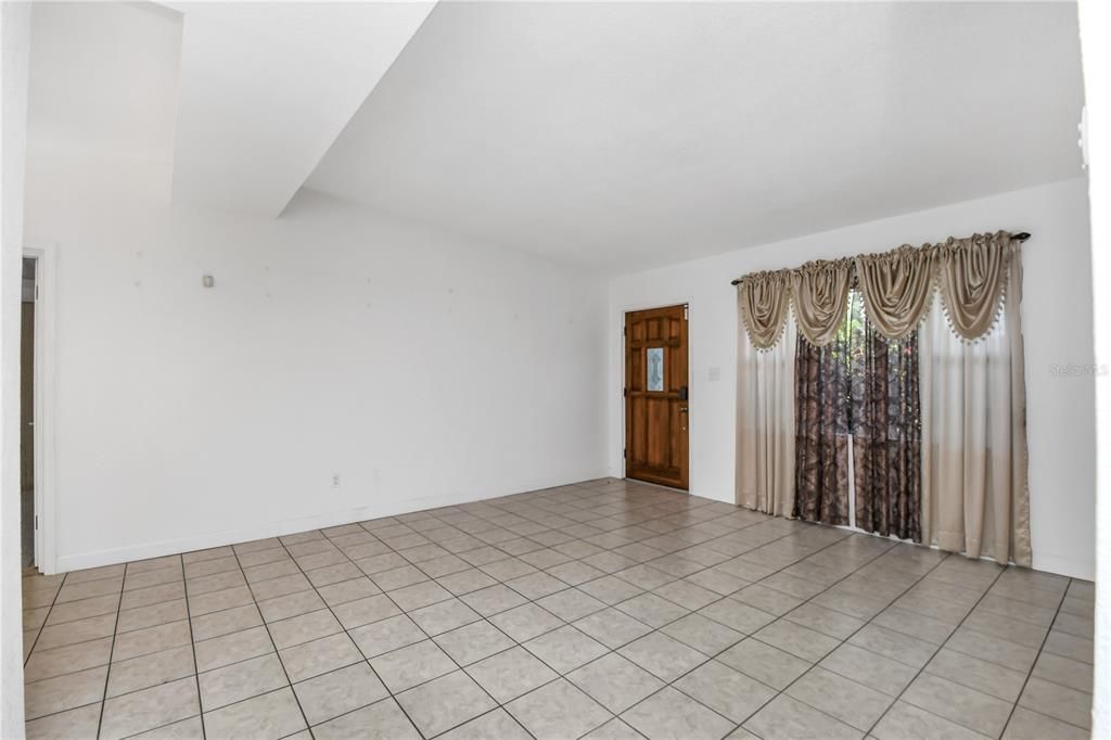 For Sale: $345,000 (3 beds, 2 baths, 1431 Square Feet)