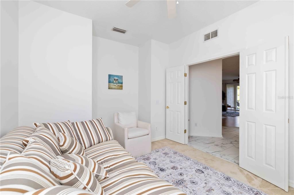 На продажу: $339,900 (2 спален, 2 ванн, 1391 Квадратных фут)