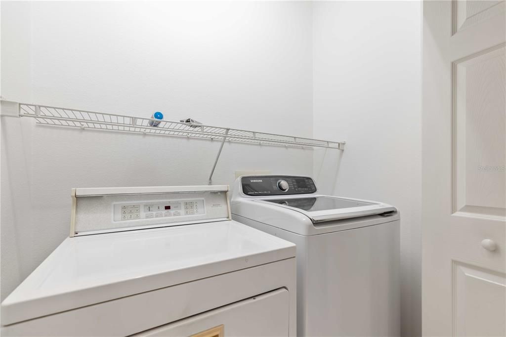 На продажу: $339,900 (2 спален, 2 ванн, 1391 Квадратных фут)