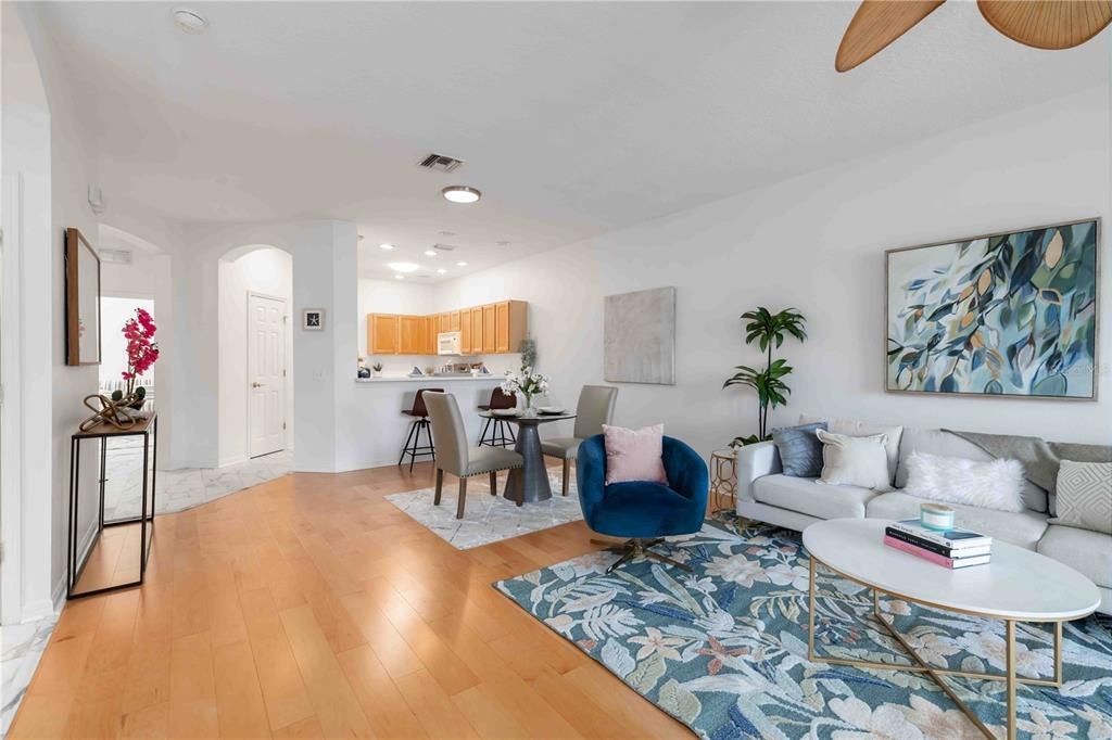 На продажу: $339,900 (2 спален, 2 ванн, 1391 Квадратных фут)