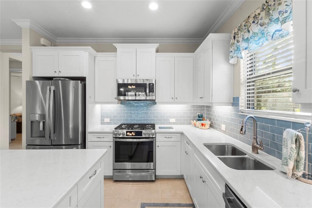 For Sale: $415,000 (2 beds, 2 baths, 1430 Square Feet)