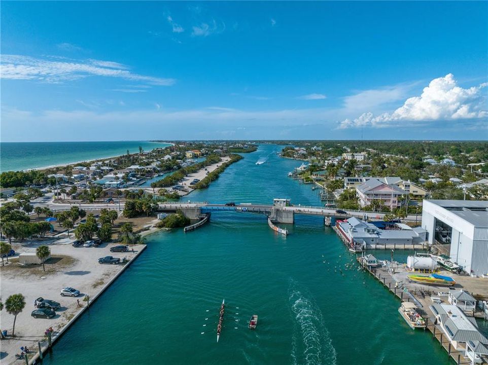 For Sale: $415,000 (2 beds, 2 baths, 1430 Square Feet)