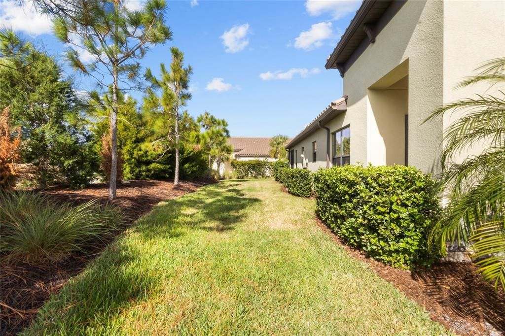 For Sale: $415,000 (2 beds, 2 baths, 1430 Square Feet)