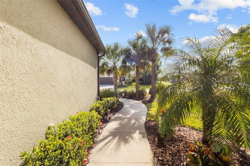 For Sale: $415,000 (2 beds, 2 baths, 1430 Square Feet)