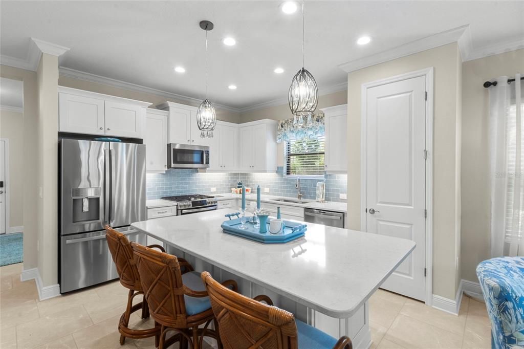 For Sale: $415,000 (2 beds, 2 baths, 1430 Square Feet)