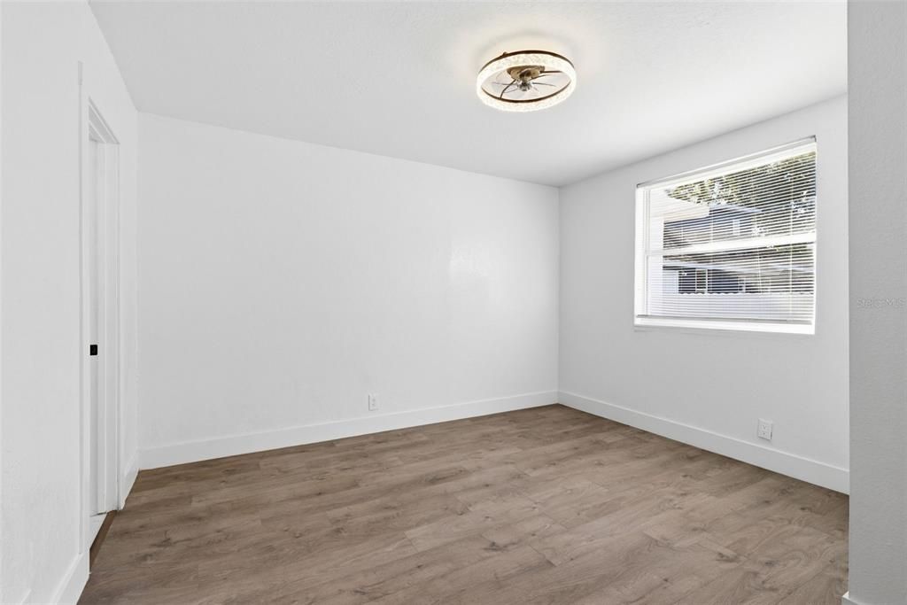 For Sale: $535,000 (7 beds, 0 baths, 2600 Square Feet)