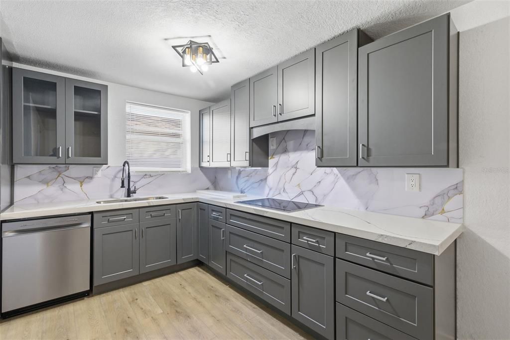 For Sale: $535,000 (7 beds, 0 baths, 2600 Square Feet)