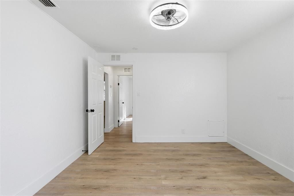 For Sale: $535,000 (7 beds, 0 baths, 2600 Square Feet)