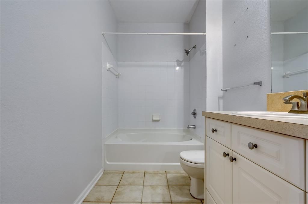 For Sale: $255,000 (2 beds, 2 baths, 1010 Square Feet)