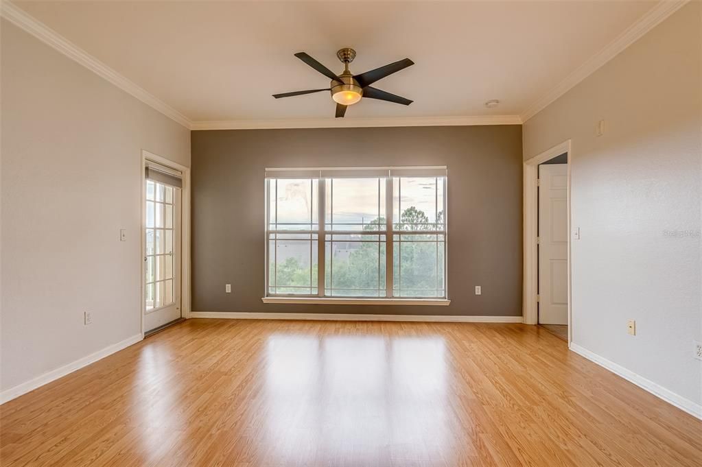 For Sale: $255,000 (2 beds, 2 baths, 1010 Square Feet)