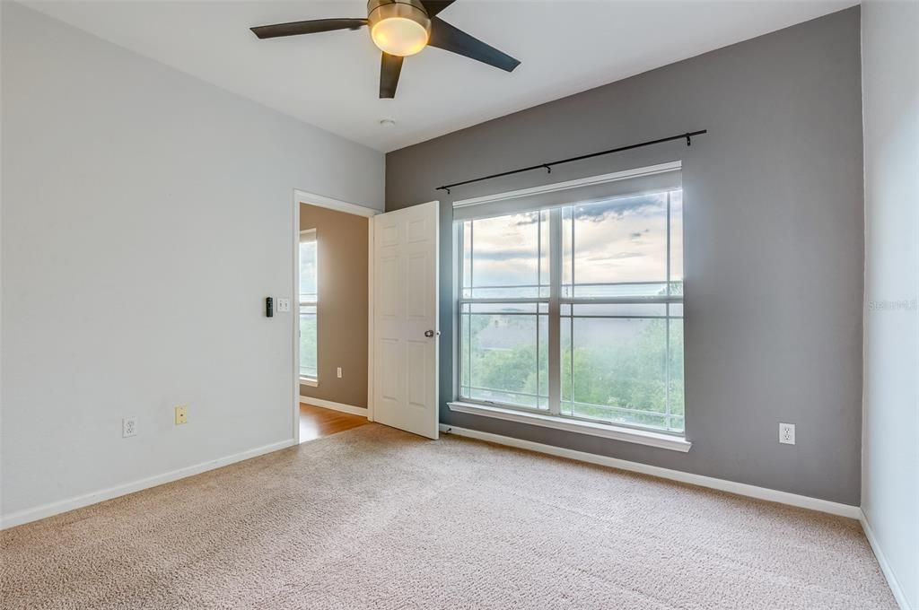 For Sale: $255,000 (2 beds, 2 baths, 1010 Square Feet)