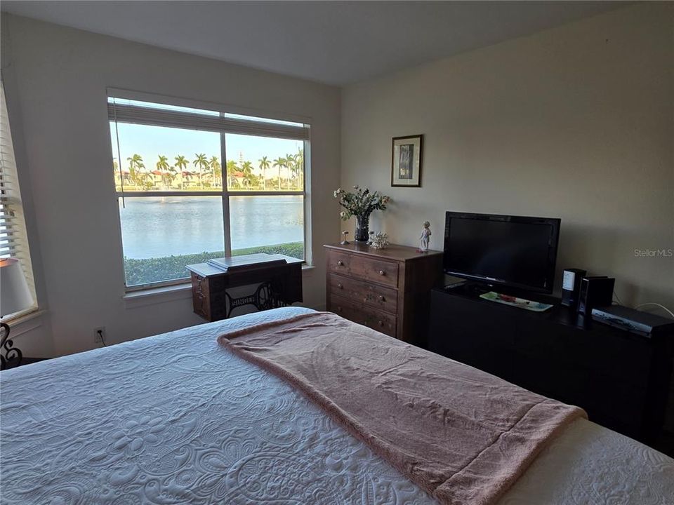 For Rent: $2,995 (2 beds, 2 baths, 1075 Square Feet)