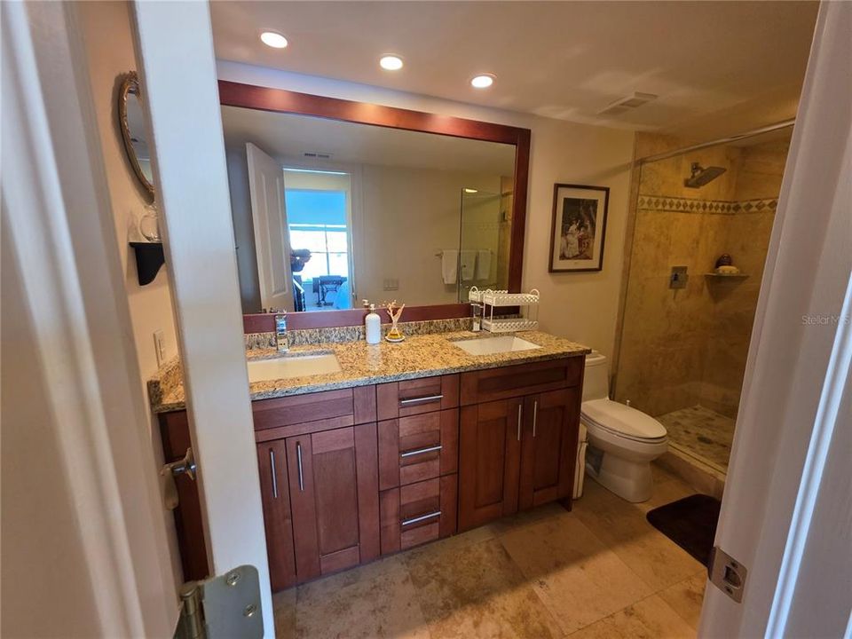 For Rent: $2,995 (2 beds, 2 baths, 1075 Square Feet)