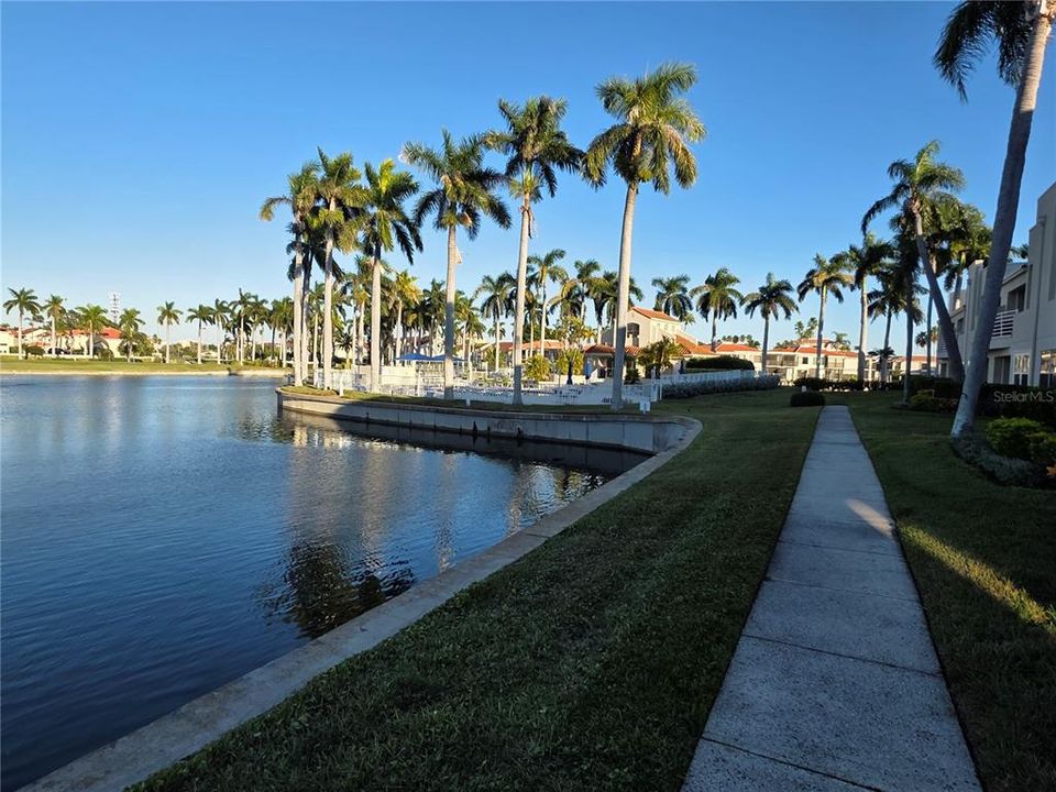 For Rent: $2,995 (2 beds, 2 baths, 1075 Square Feet)