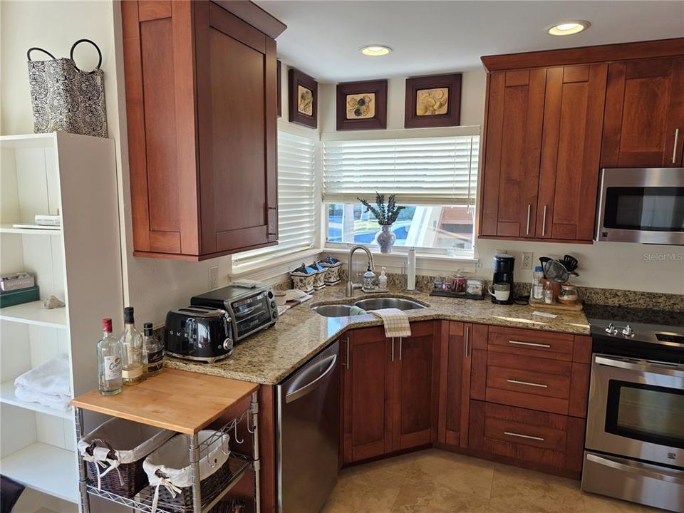 For Rent: $2,995 (2 beds, 2 baths, 1075 Square Feet)