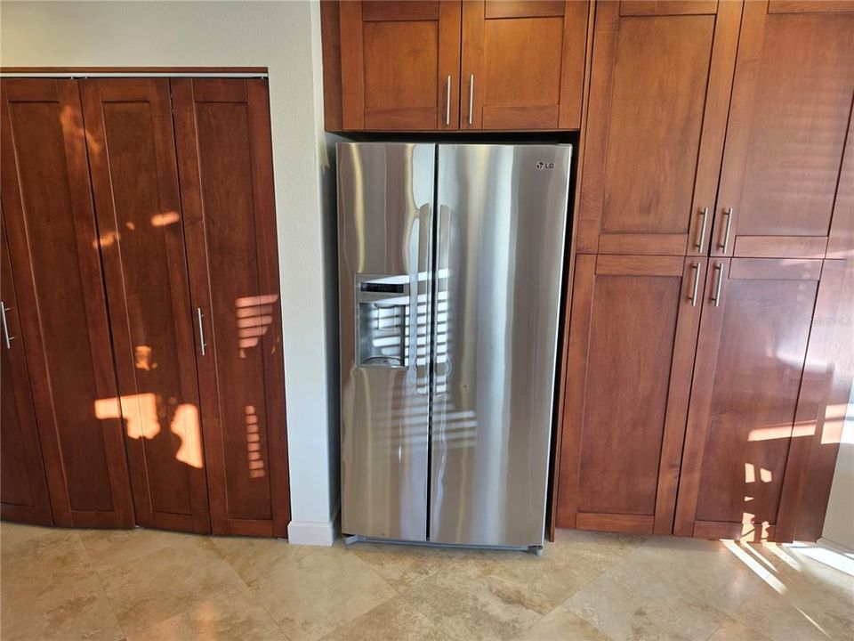 For Rent: $2,995 (2 beds, 2 baths, 1075 Square Feet)