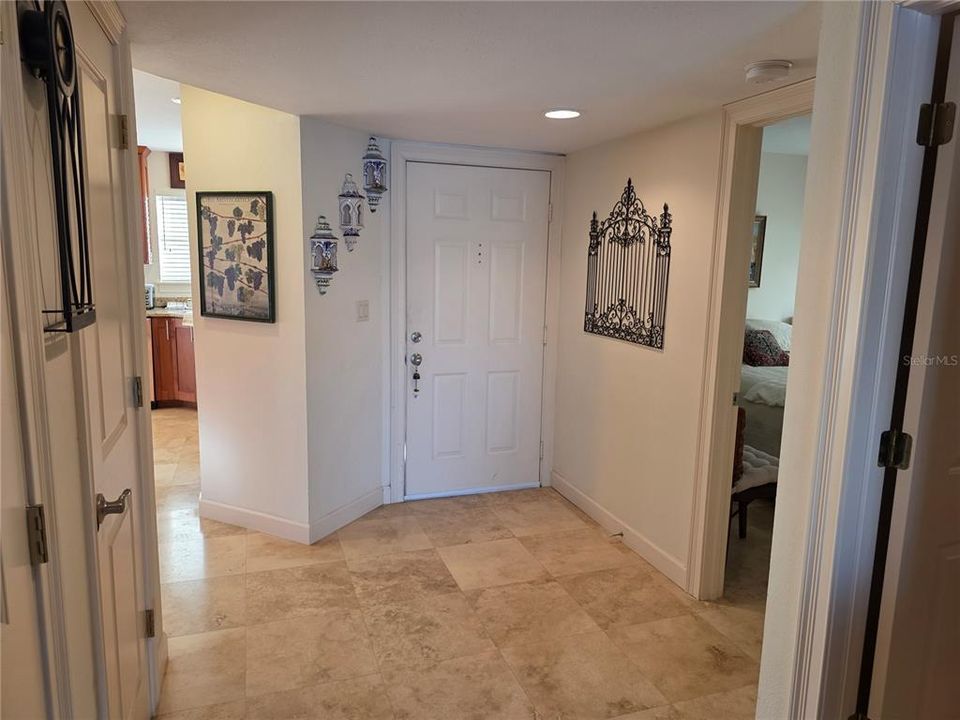 For Rent: $2,995 (2 beds, 2 baths, 1075 Square Feet)