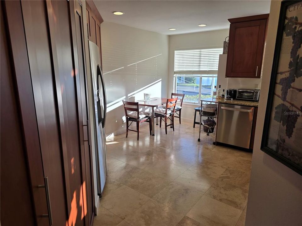 For Rent: $2,995 (2 beds, 2 baths, 1075 Square Feet)