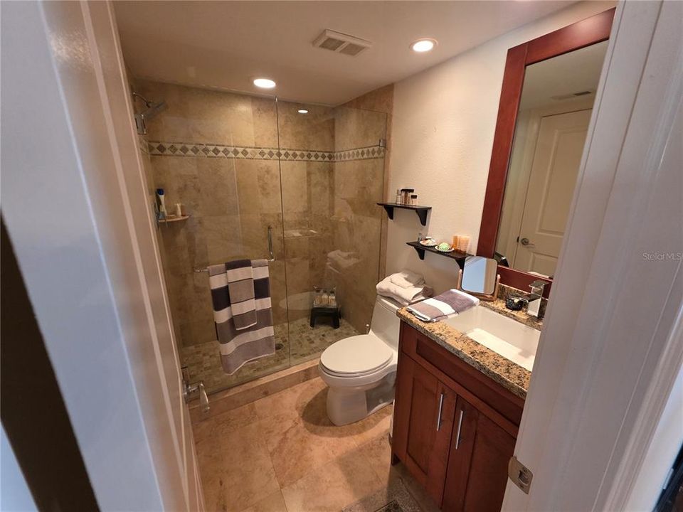 For Rent: $2,995 (2 beds, 2 baths, 1075 Square Feet)