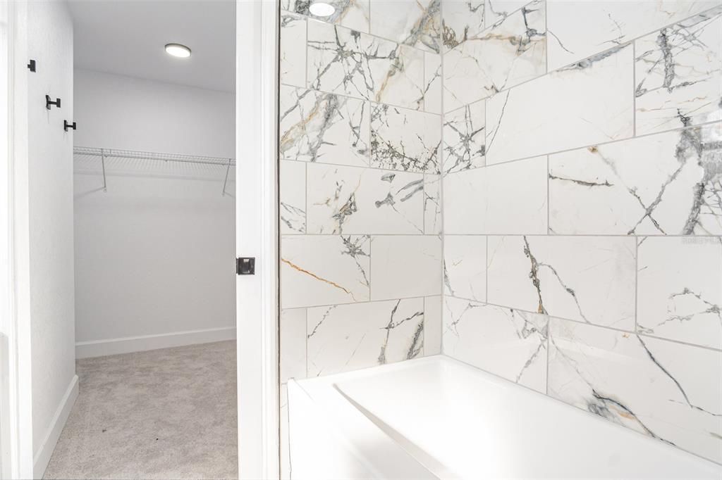 For Sale: $389,999 (3 beds, 2 baths, 1354 Square Feet)