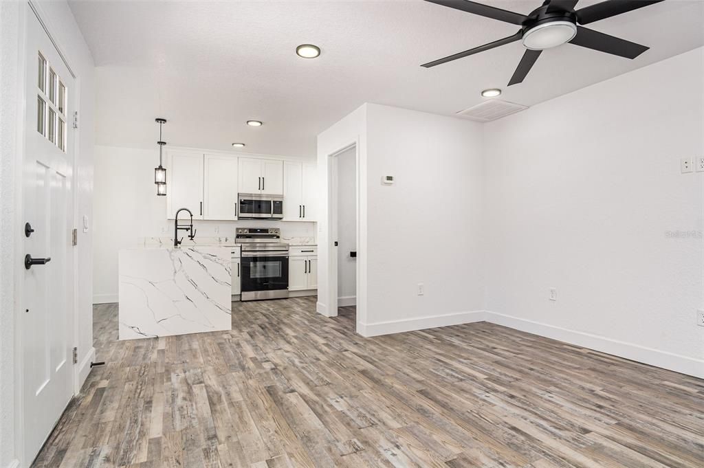 For Sale: $389,999 (3 beds, 2 baths, 1354 Square Feet)