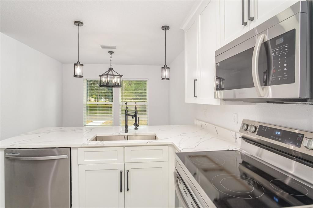 For Sale: $389,999 (3 beds, 2 baths, 1354 Square Feet)