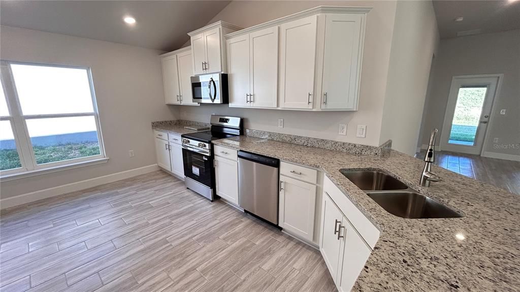 En Venta: $367,830 (4 camas, 2 baños, 1820 Pies cuadrados)