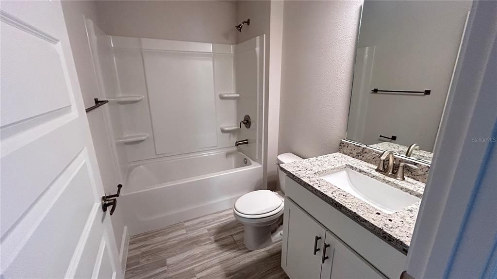 En Venta: $367,830 (4 camas, 2 baños, 1820 Pies cuadrados)