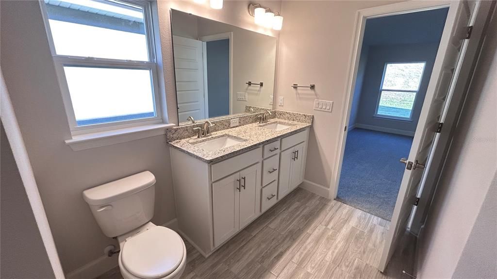 En Venta: $367,830 (4 camas, 2 baños, 1820 Pies cuadrados)