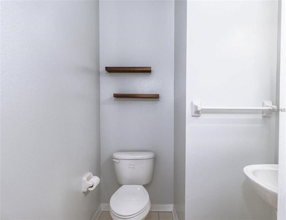 В аренду: $2,200 (3 спален, 2 ванн, 1768 Квадратных фут)