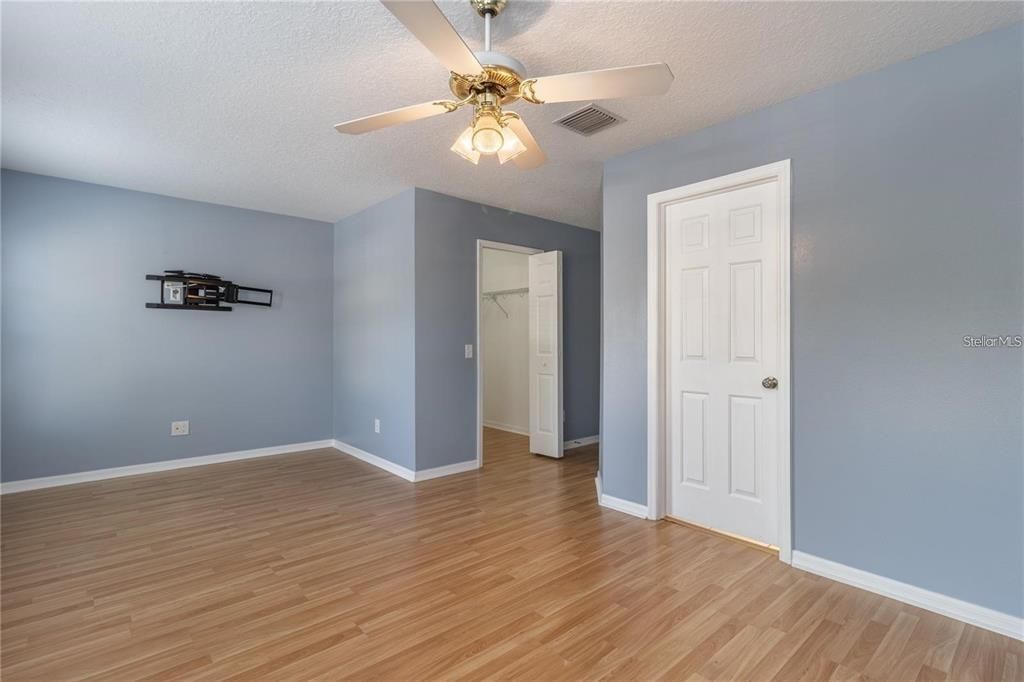 В аренду: $2,200 (3 спален, 2 ванн, 1768 Квадратных фут)