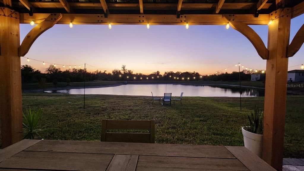 En Venta: $412,900 (5 camas, 2 baños, 2217 Pies cuadrados)