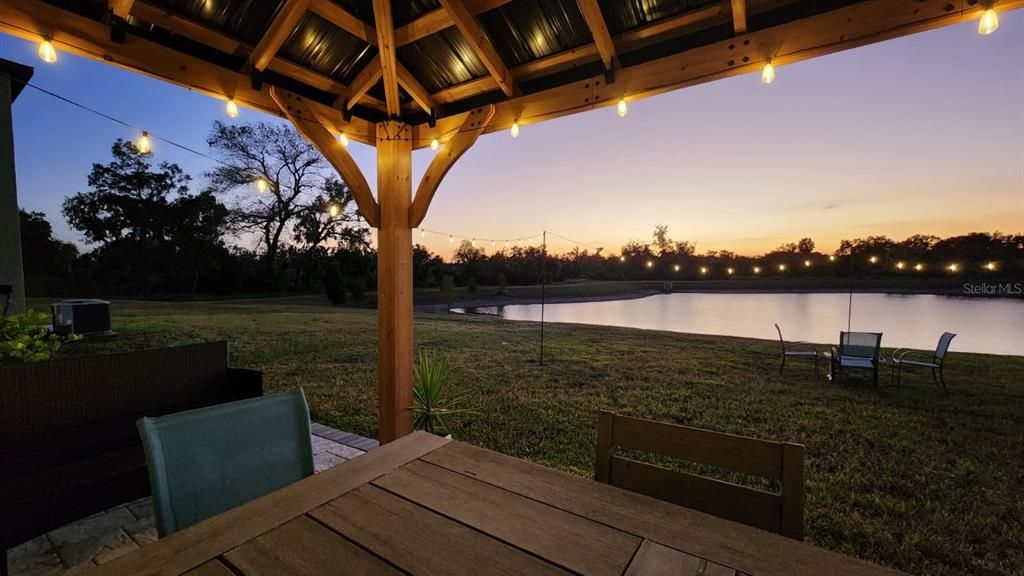 En Venta: $412,900 (5 camas, 2 baños, 2217 Pies cuadrados)