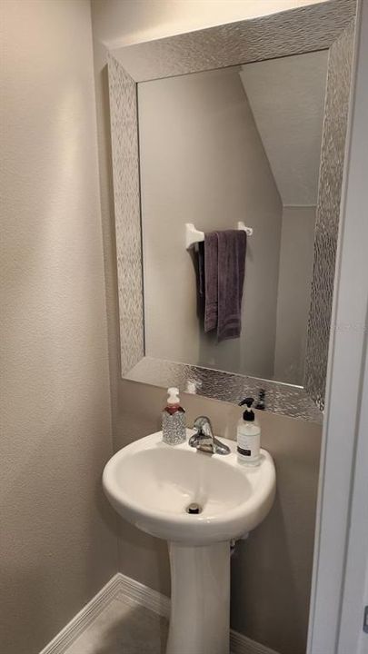 En Venta: $412,900 (5 camas, 2 baños, 2217 Pies cuadrados)