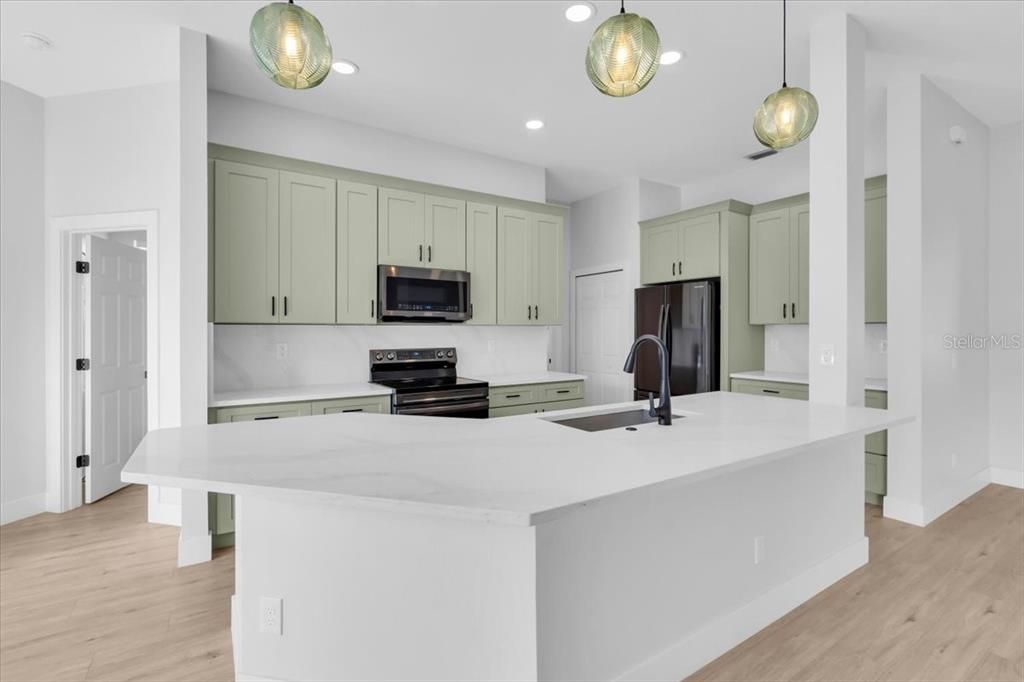 待售: $480,000 (3 贝兹, 2 浴室, 1922 平方英尺)