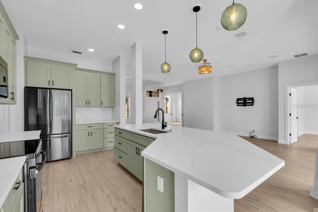 待售: $480,000 (3 贝兹, 2 浴室, 1922 平方英尺)