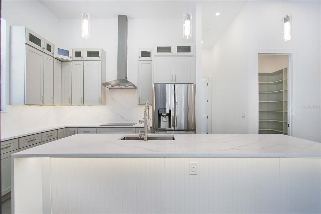 На продажу: $1,299,000 (4 спален, 4 ванн, 2615 Квадратных фут)