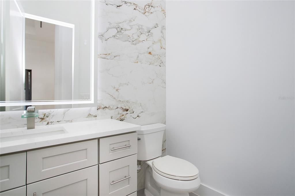 На продажу: $1,299,000 (4 спален, 4 ванн, 2615 Квадратных фут)