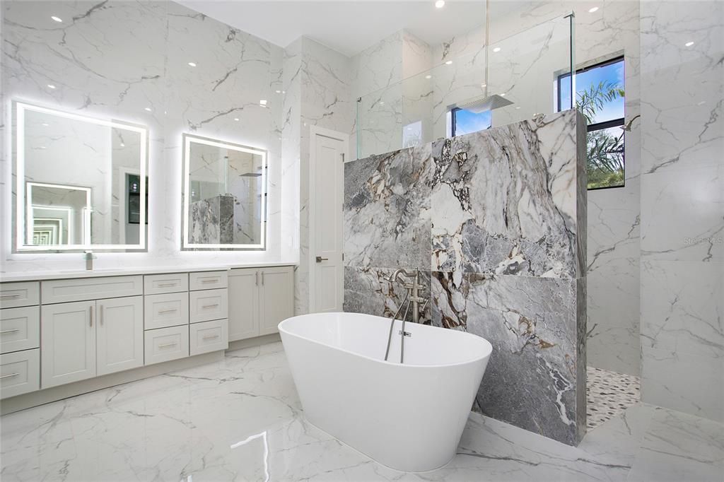 На продажу: $1,299,000 (4 спален, 4 ванн, 2615 Квадратных фут)