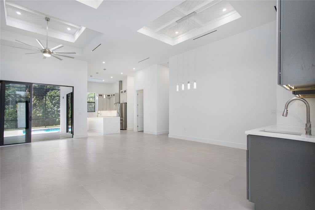 На продажу: $1,299,000 (4 спален, 4 ванн, 2615 Квадратных фут)