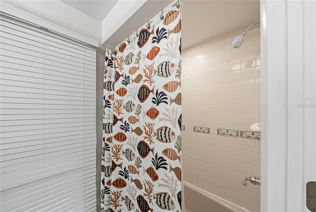 For Sale: $249,900 (3 beds, 2 baths, 1356 Square Feet)