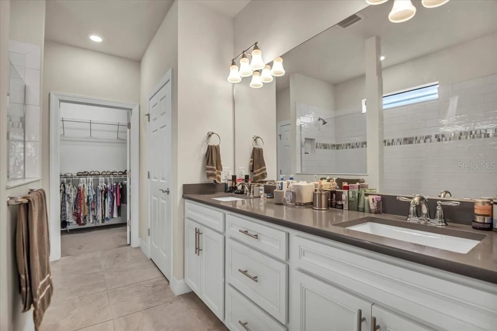 For Sale: $529,900 (2 beds, 2 baths, 1860 Square Feet)