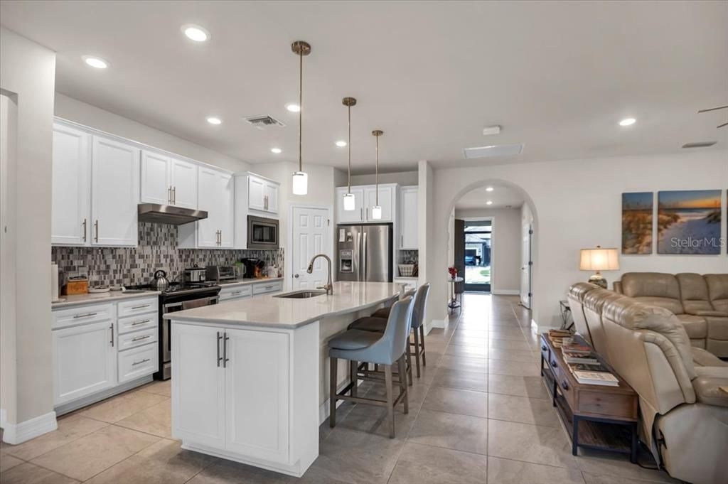 For Sale: $529,900 (2 beds, 2 baths, 1860 Square Feet)