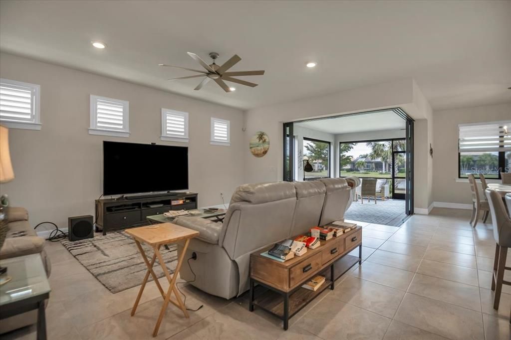 For Sale: $529,900 (2 beds, 2 baths, 1860 Square Feet)